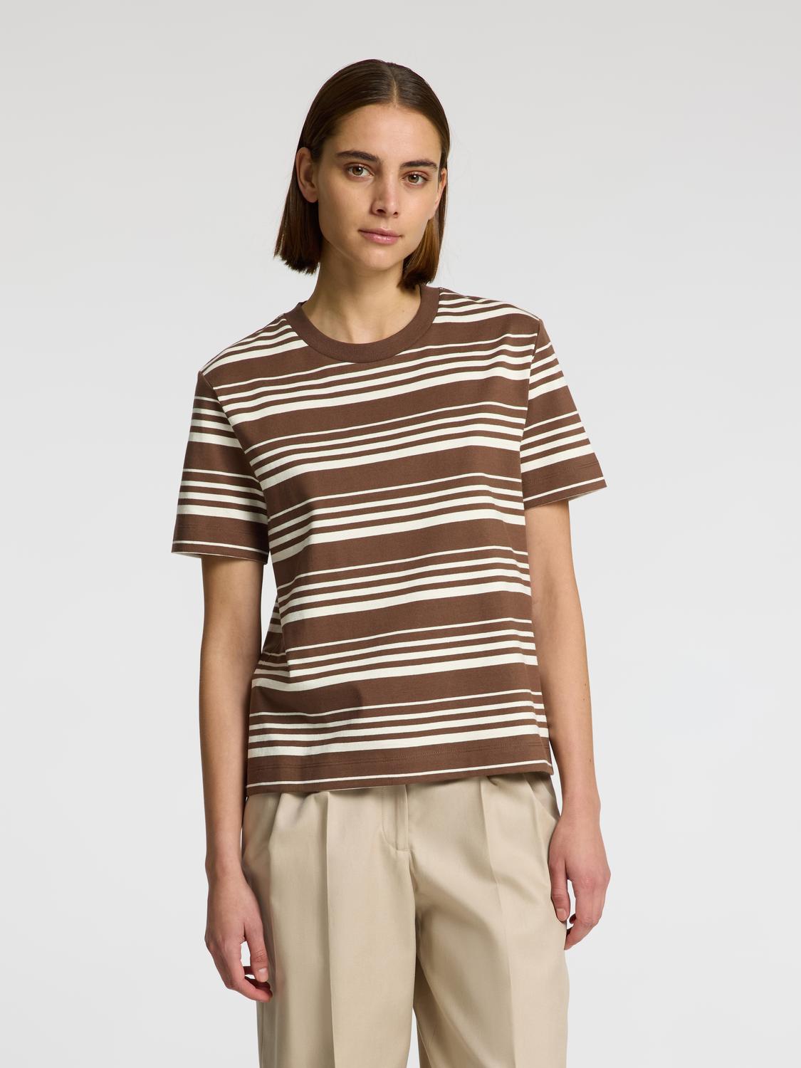 model_shot-front