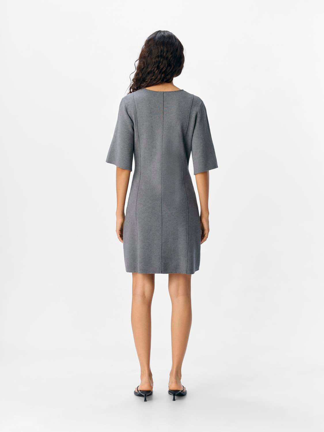 model_shot-back
