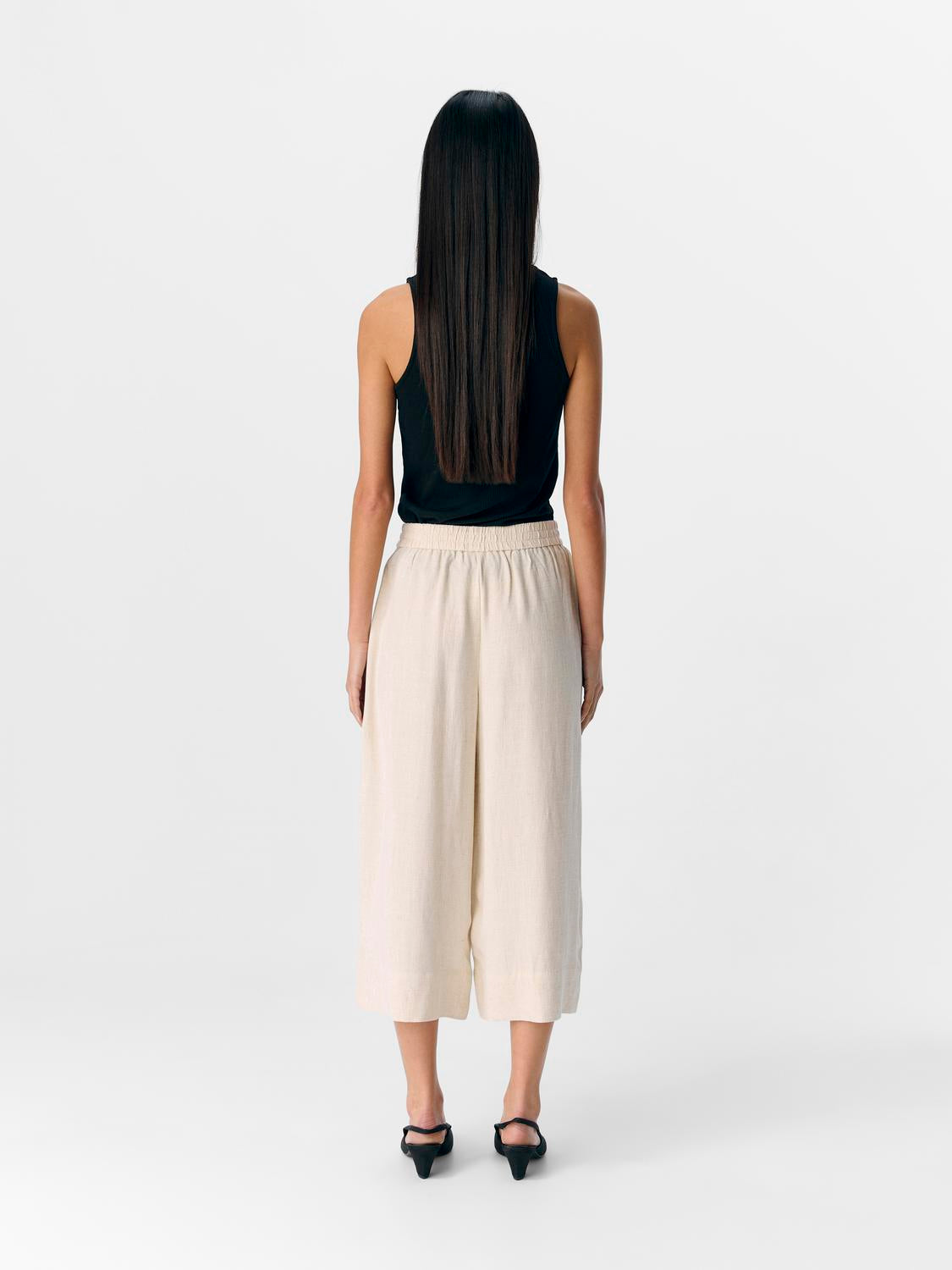 model_shot-back