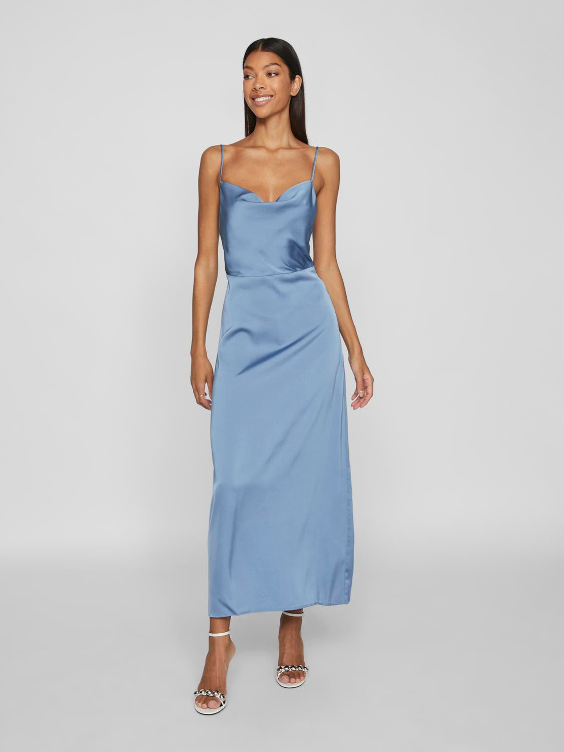 model_shot-front