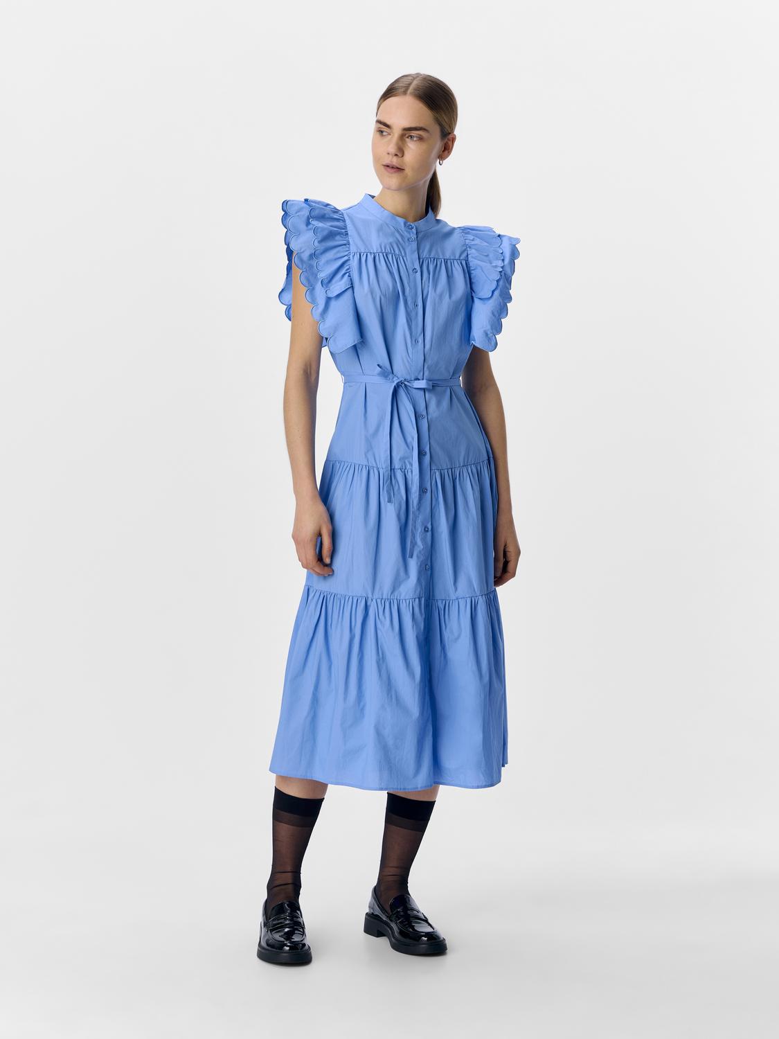 model_shot-front