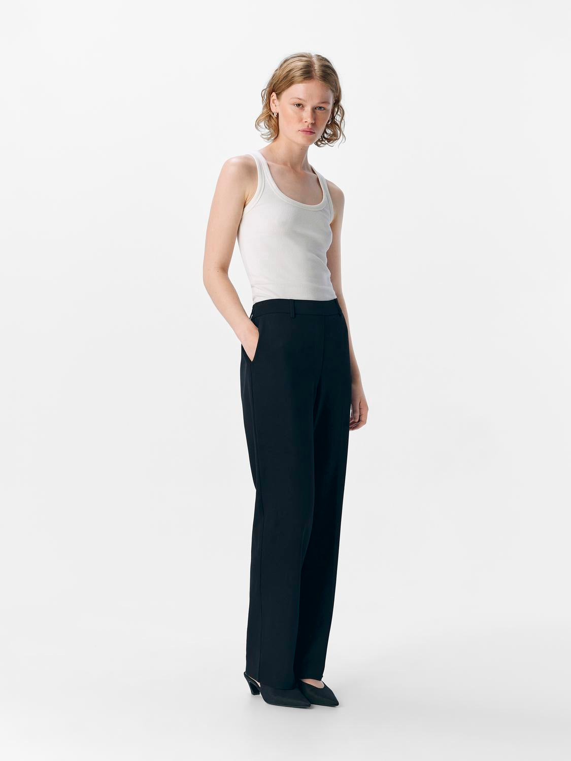 model_shot-front_full