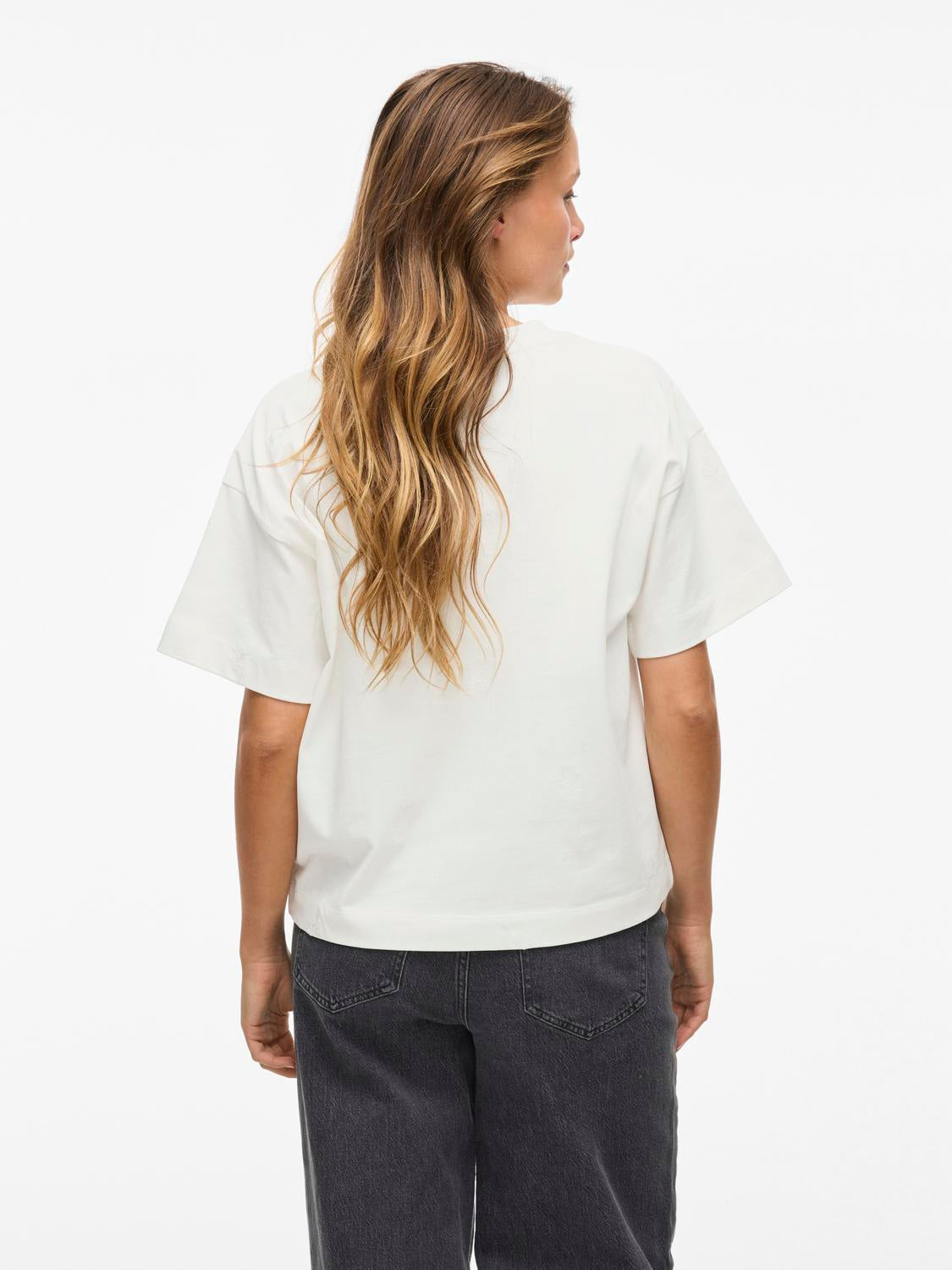 model_shot-back