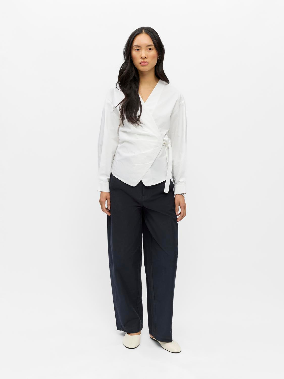 model_shot-front_full