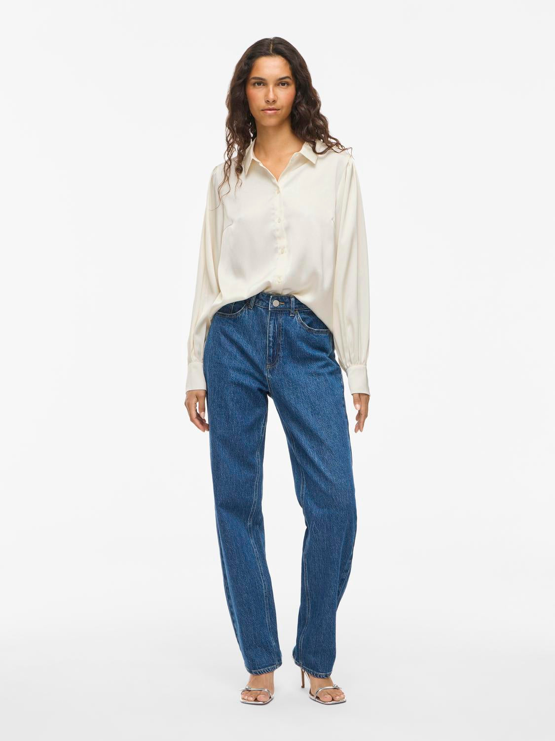 model_shot-front_full