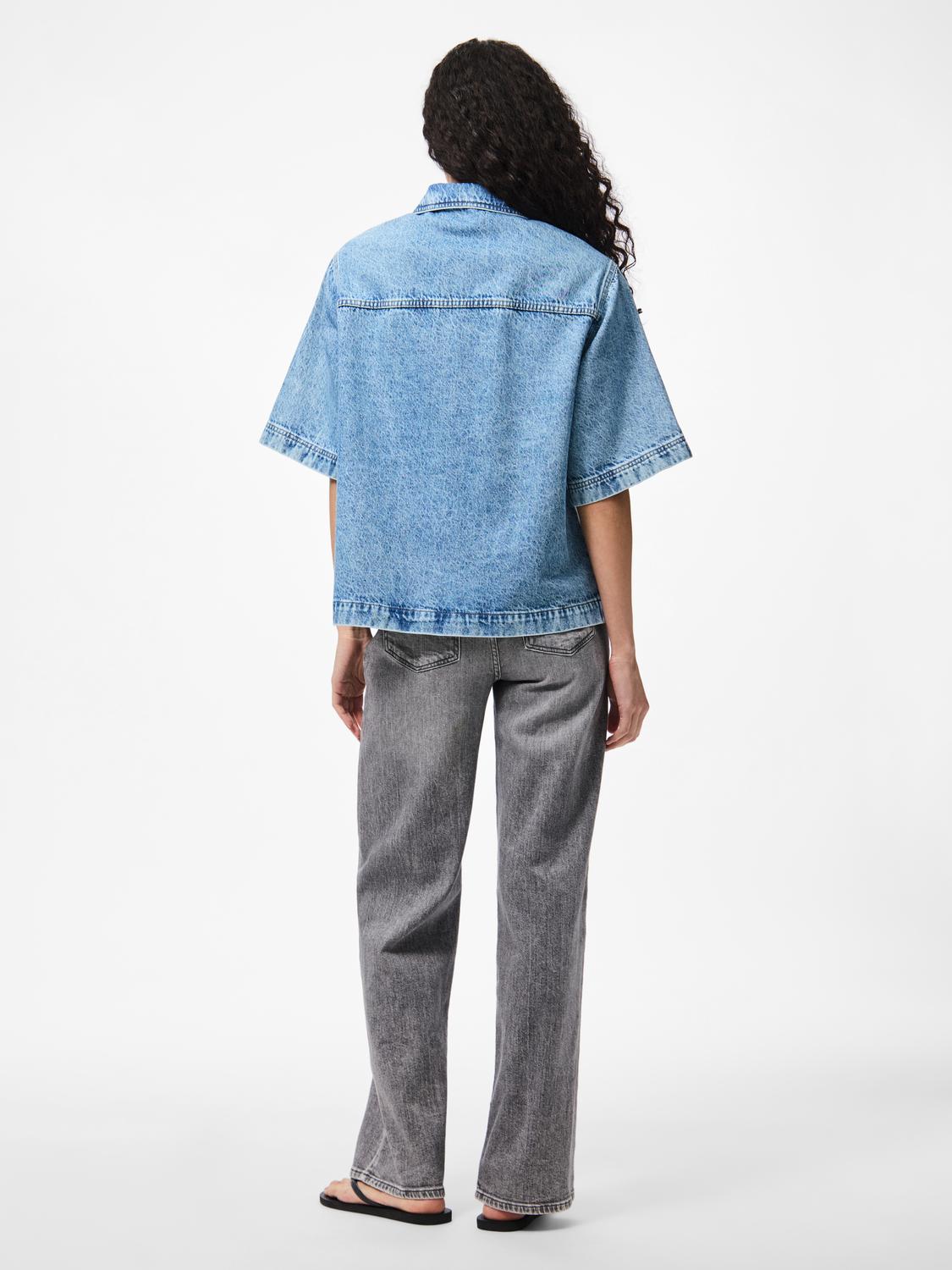 model_shot-back