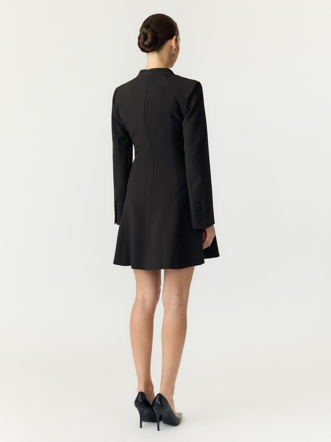 model_shot-back