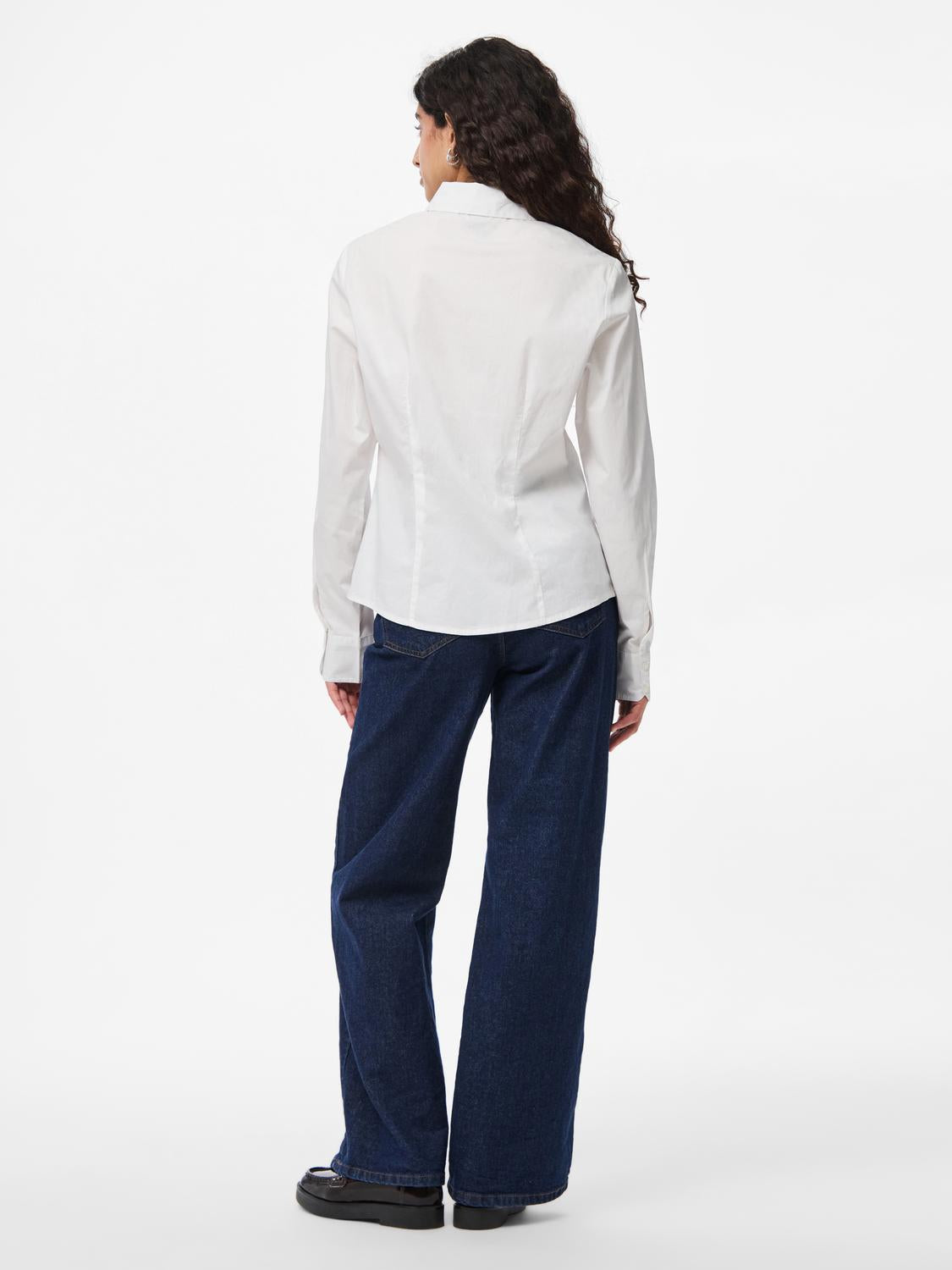 model_shot-back