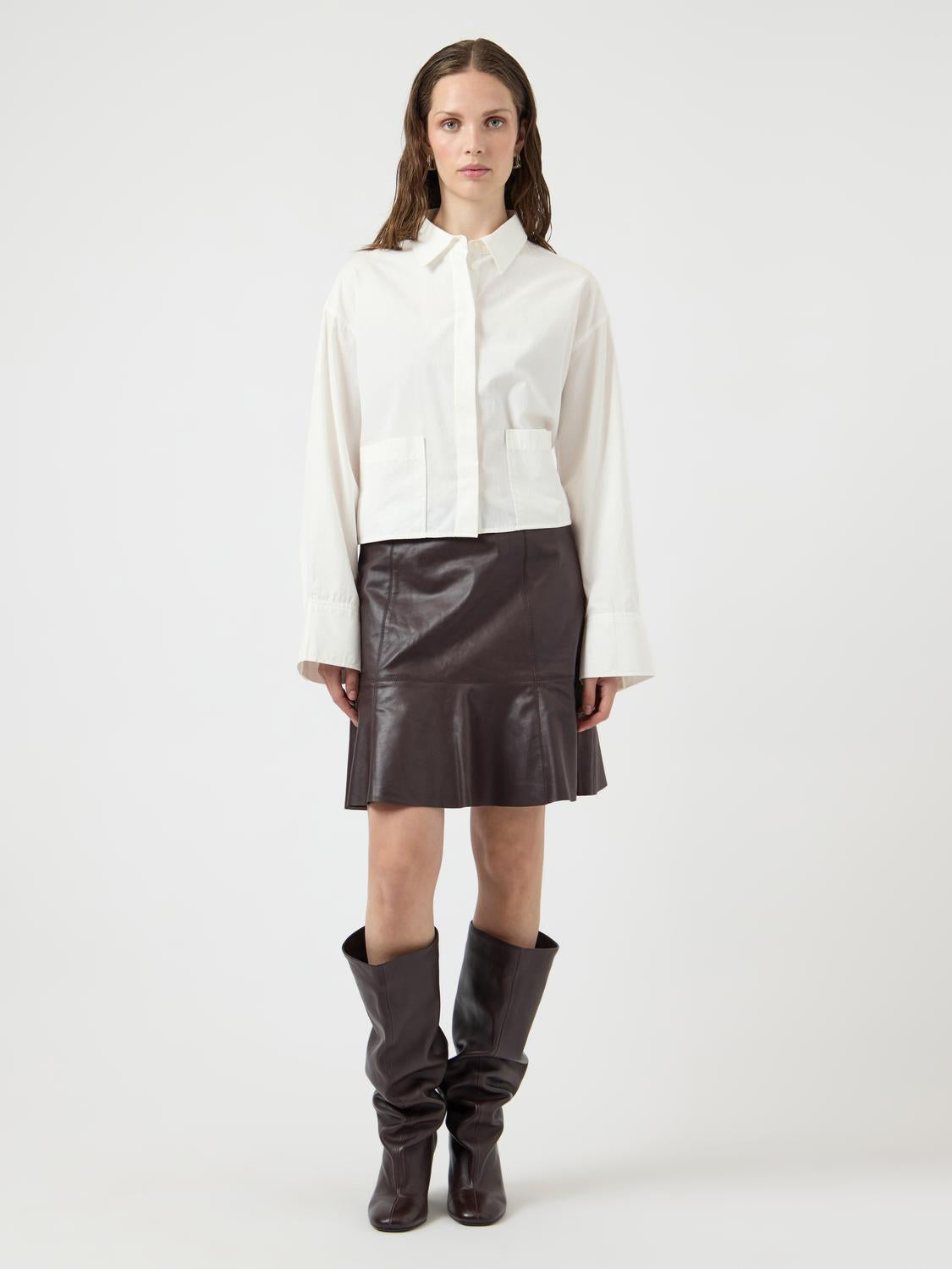 model_shot-front_full