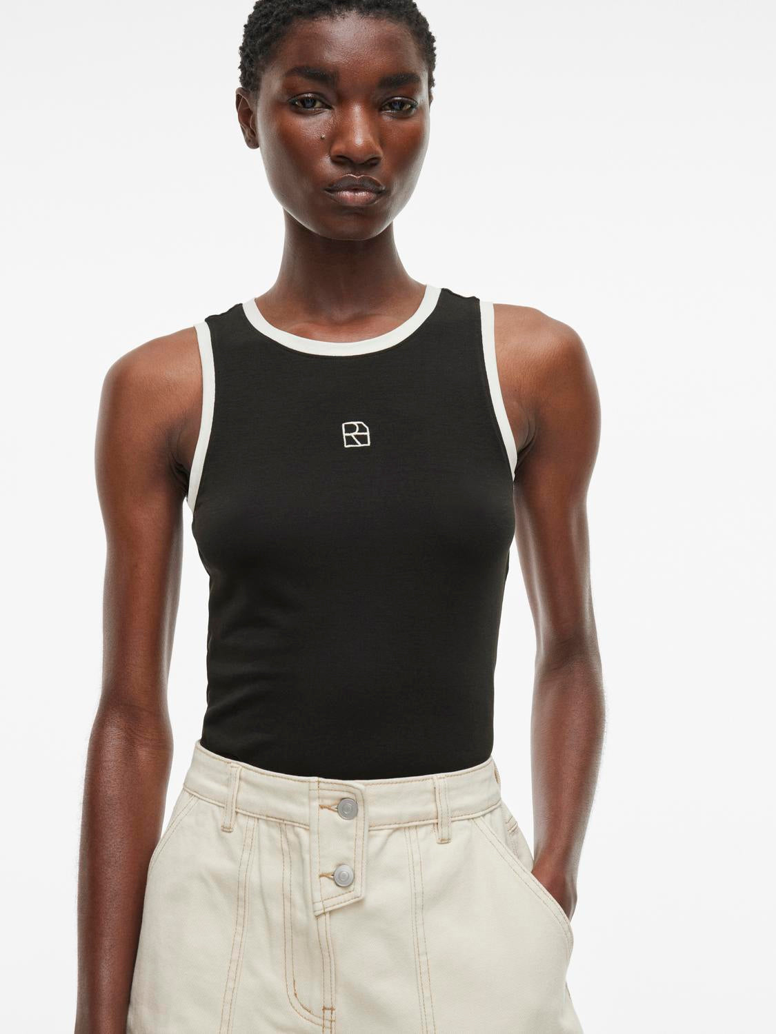 model_shot-detail