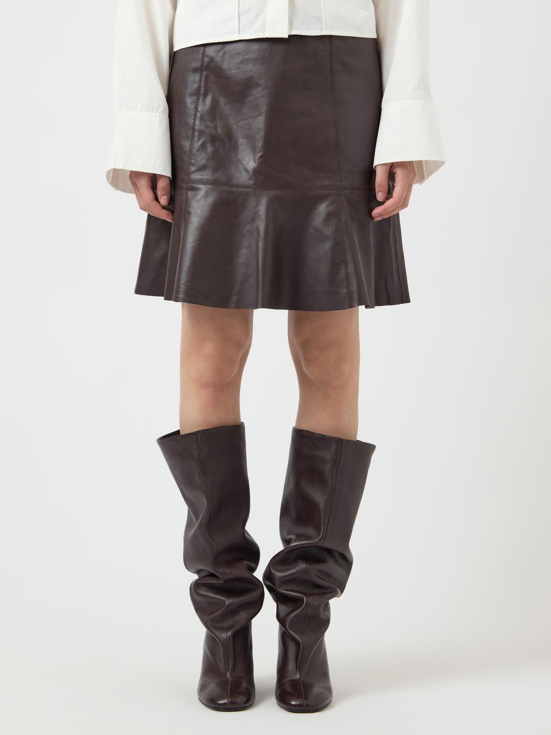 model_shot-front