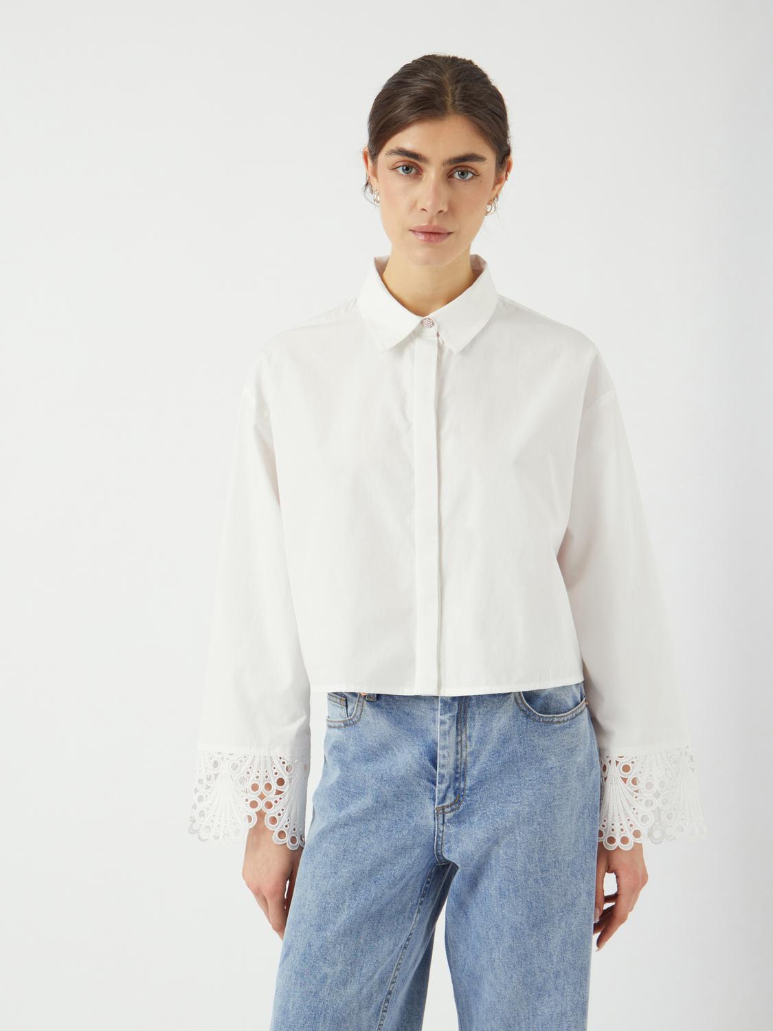model_shot-front