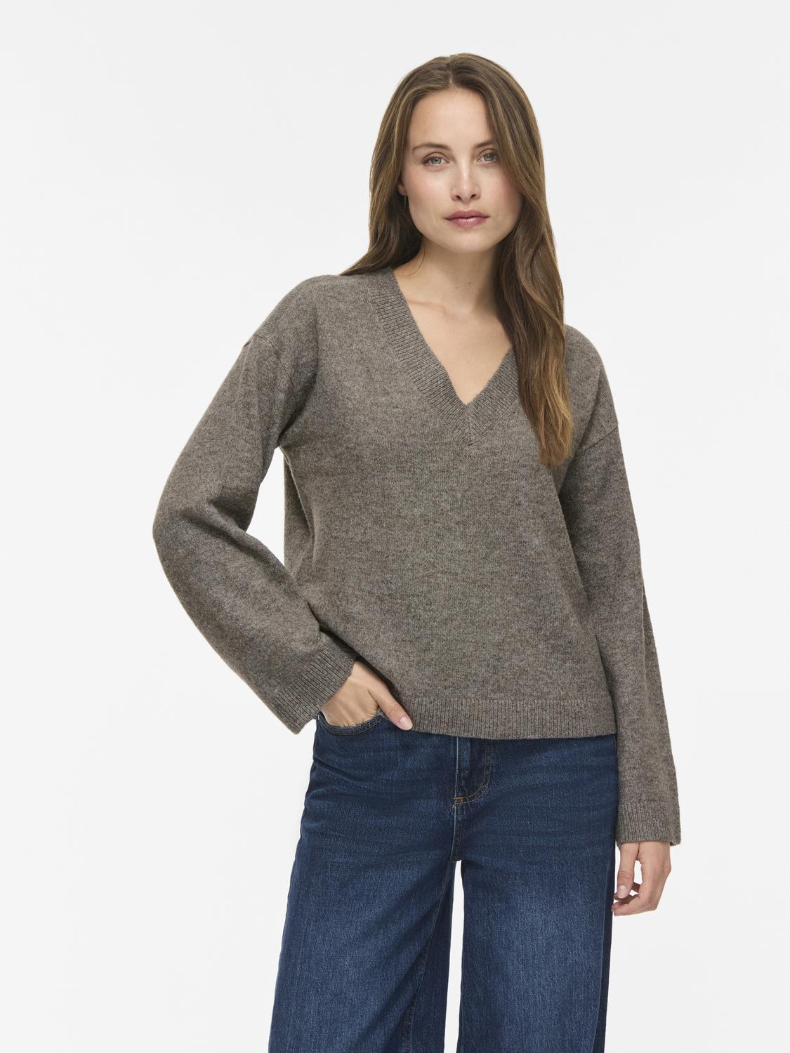 model_shot-front
