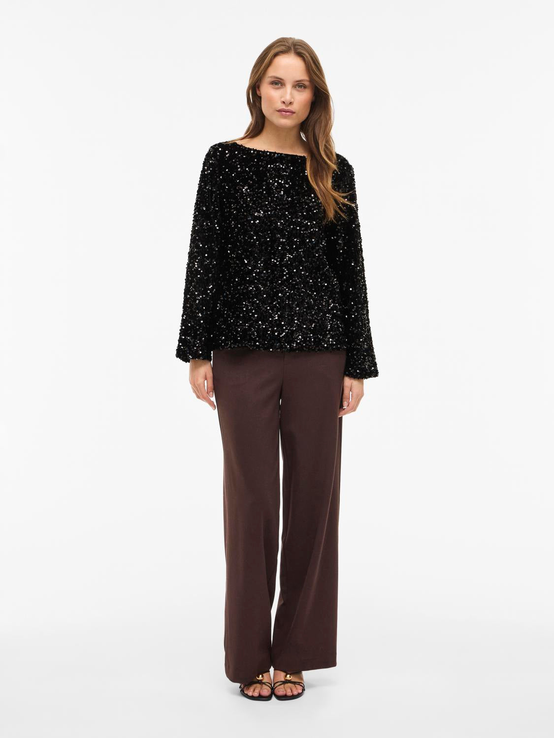 model_shot-front_full