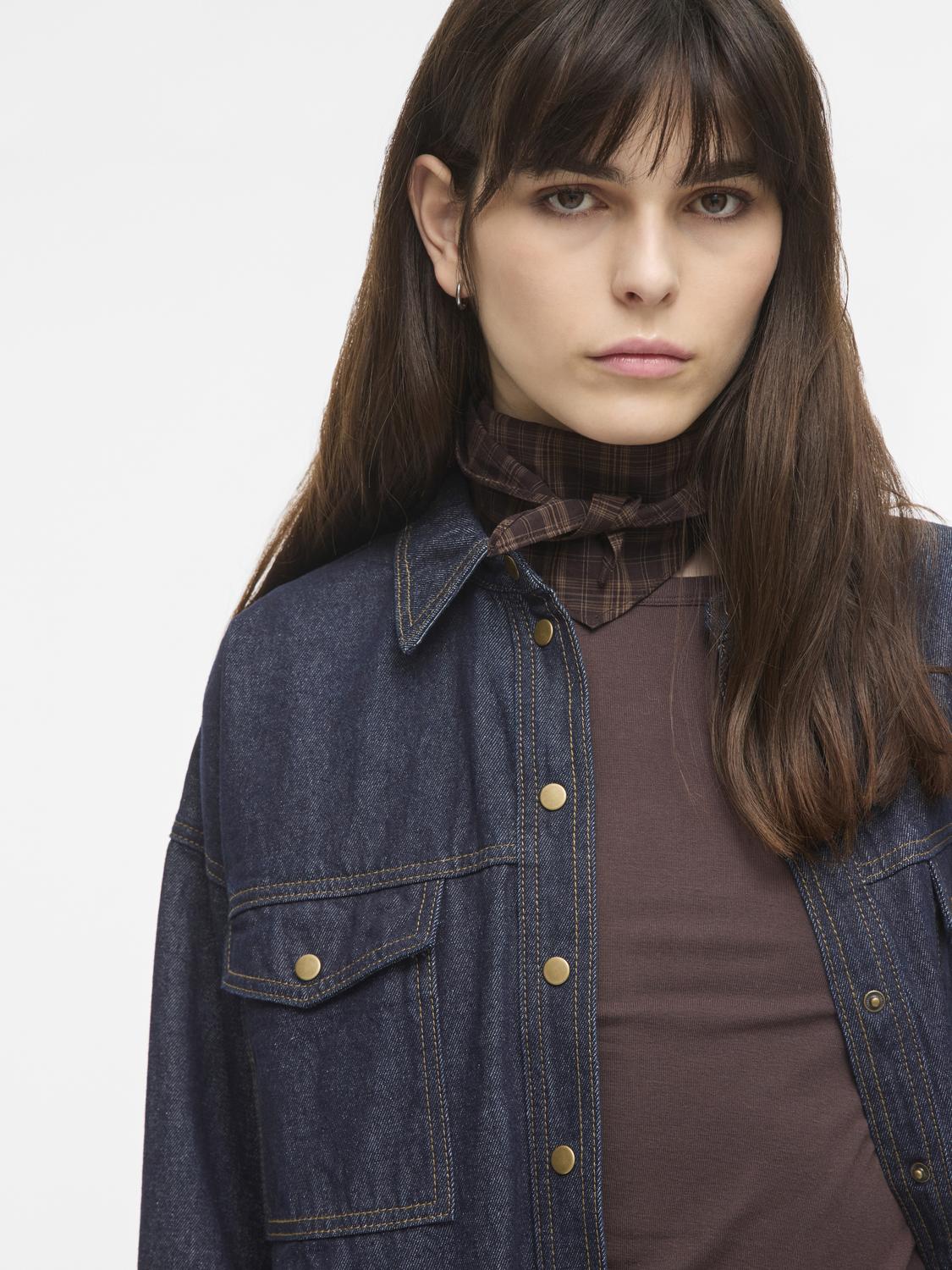 model_shot-detail