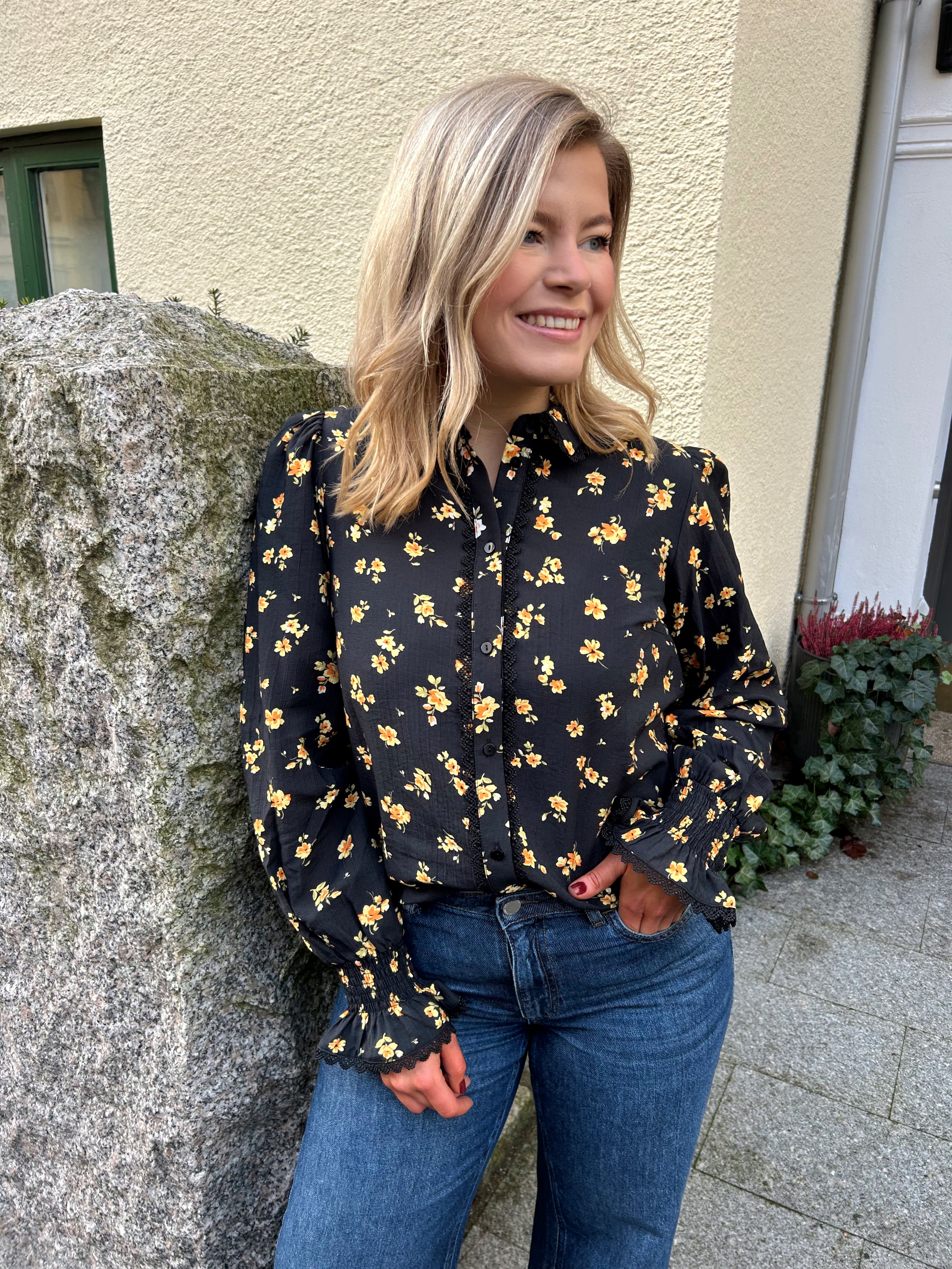 VICLO Shirt - Black Beauty