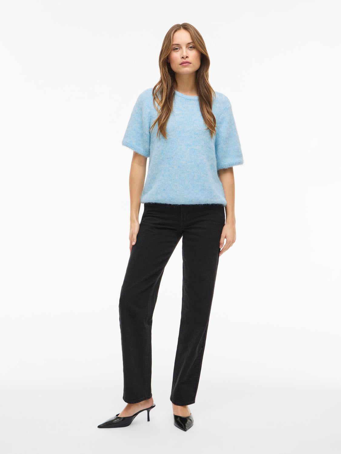 model_shot-front_full