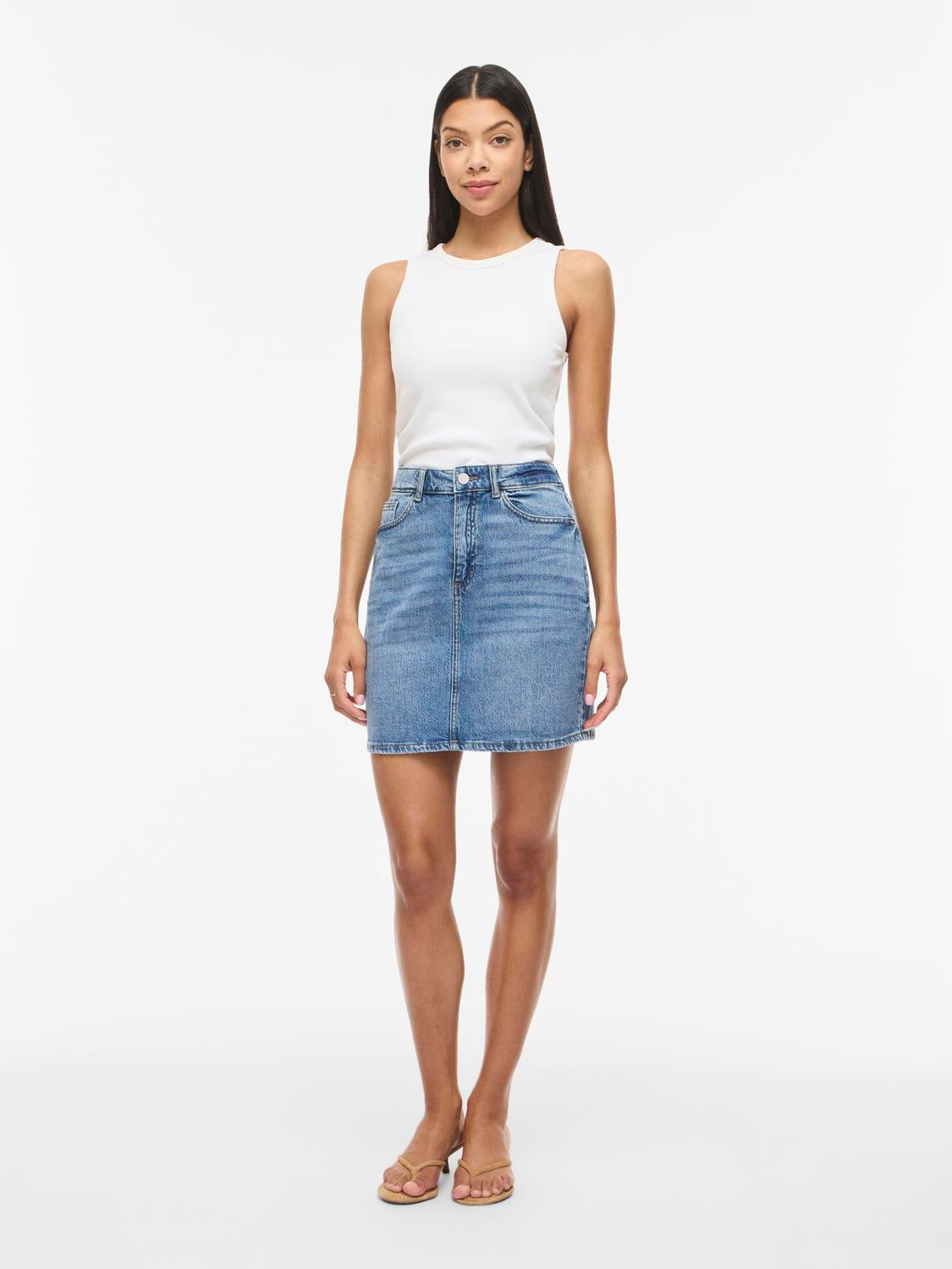 model_shot-front_full