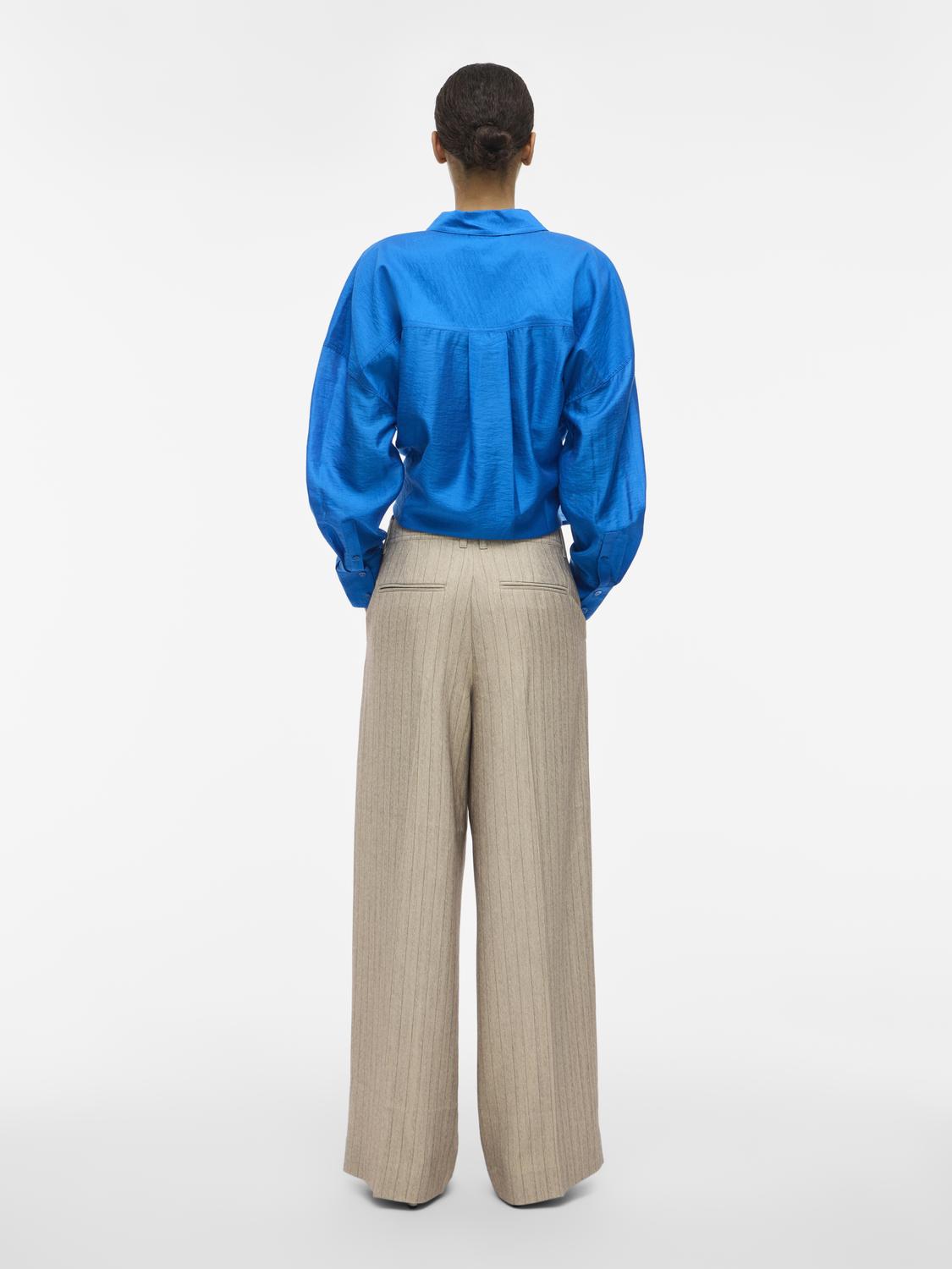 model_shot-back