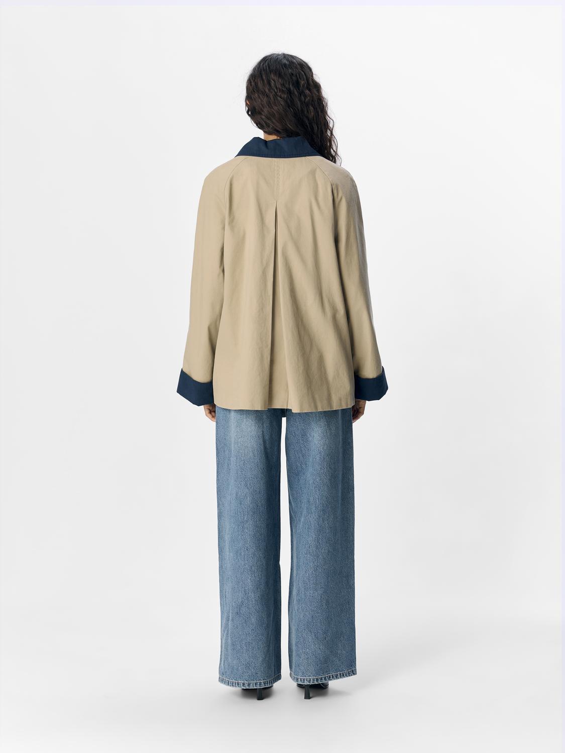 model_shot-back