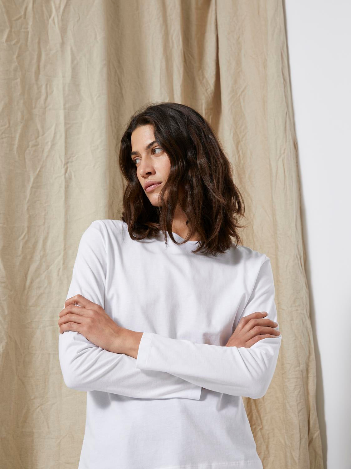 model_shot-back