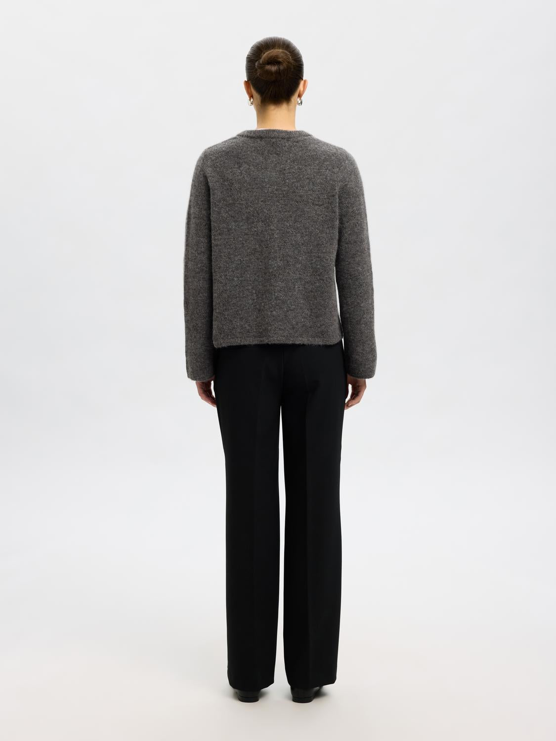 model_shot-back