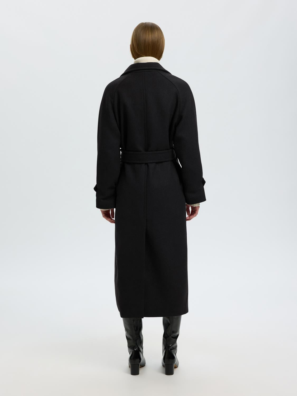 model_shot-back