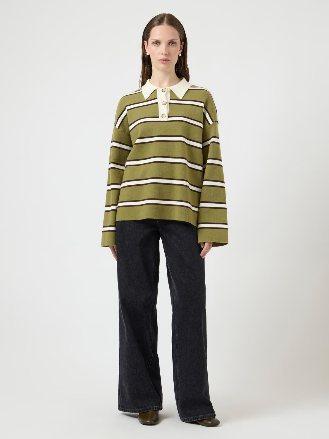 model_shot-front_full