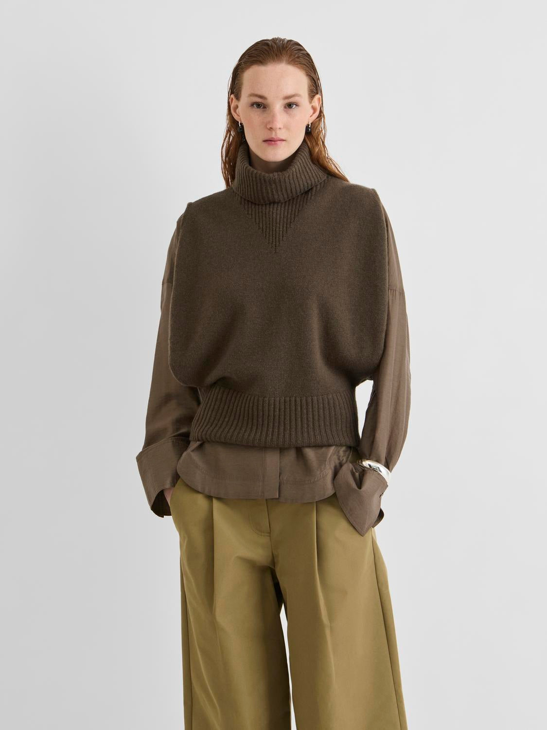 model_shot-front