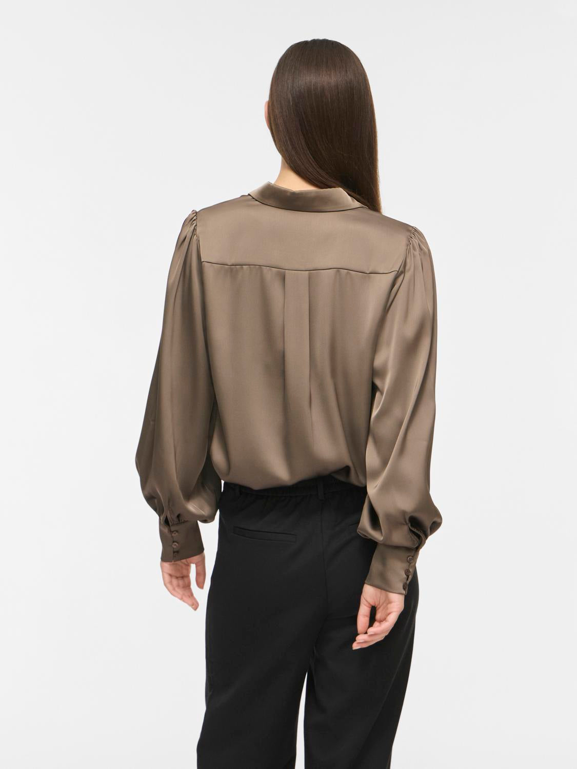 model_shot-back