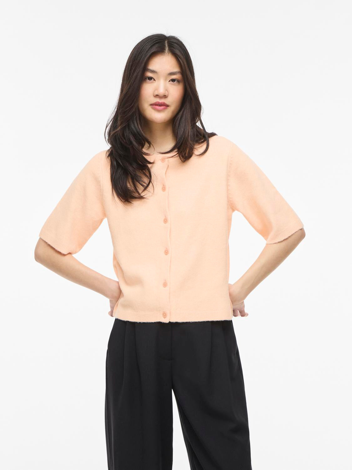 model_shot-front