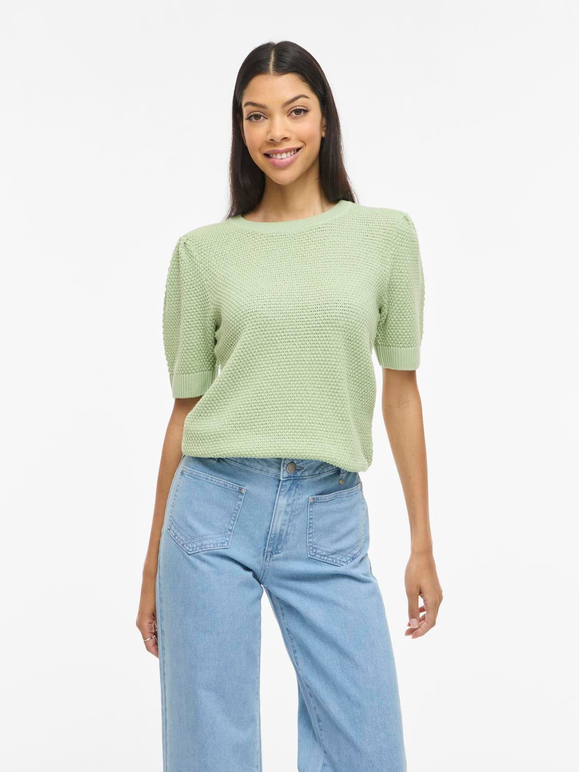 model_shot-front